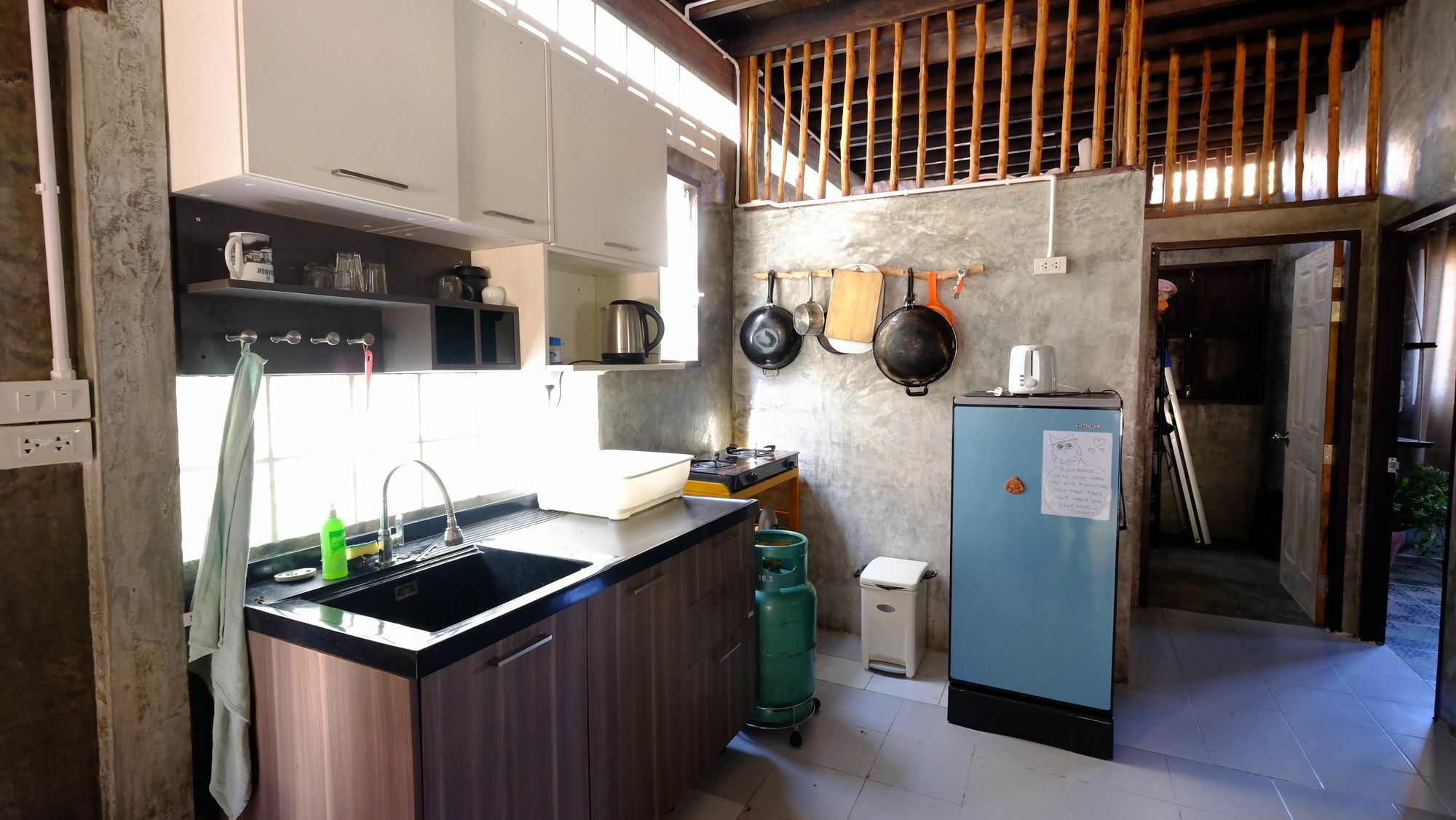 Sweet Life Guesthouse 란타섬 외부 사진